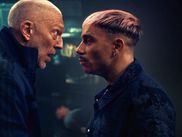 Un ancien DJ mythique qui infiltre le milieu de la musique électronique pour faire tomber son rival ? C'est le pitch déjanté de Banger, nouvelle comédie française signée So Me qui débarque sur Netflix le 2 avril, avec un casting aussi improbable qu'alléchant.