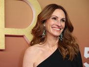 Ce vendredi 28 février, Julia Roberts était présente sur la scène de l'Olympia pour la 50ᵉ cérémonie des César diffusée sur CANAL+, au cours de laquelle elle a reçu un César d'honneur. Lors de son arrivée sur le tapis rouge, Léna Situations l'a interrogée sur son film français préféré. Et sa réponse est pour le moins surprenante !