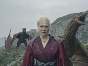 Dans la préquelle de Game of Thrones, les créatures légendaires ne sont pas seulement des armes de guerre mais incarnent l'âme même de la dynastie Targaryen. Décryptage des liens profonds qui unissent les dragons et leurs cavaliers dans cette série où le pouvoir se mesure aux flammes.