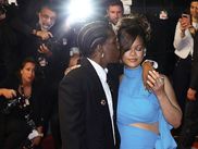 Le Festival de Cannes 2025 a une fois de plus transformé la Croisette en un véritable théâtre d’émotions, de paillettes… et de petits incidents bien croustillants. Au-delà des projections dignes d’Hollywood, les montées des Marches ont été un véritable cocktail de mode, d’amour, de prises de position… et quelques scènes dignes d’un soap opéra !