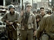 Oubliez le pop-corn, certains films vous laissent plutôt une grenade dégoupillée dans le ventre. Des tranchées aux bunkers, voici dix films de guerre qui ne jouent pas à la bataille : ils la racontent, la vivent, la gravent dans la pellicule - et dans votre mémoire.
