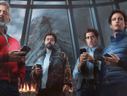 Et si Elon Musk, Mark Zuckerberg, Sam Altman et Warren Buffet se réunissaient dans un chalet de luxe au moment où des massacres éclatent partout à cause de l’IA d’un d’entre-eux ? C’est le scénario théâtral et politique du film Jesse Armstrong diffusé à partir du 1er juin sur Max.