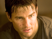 Adapté du roman de H.G. Wells, LA GUERRE DES MONDES réunissait en 2005 Steven Spielberg et Tom Cruise dans un blockbuster d’invasion sans super-héros, ni second degré. Vingt ans plus tard, ce film sous tension reste l’un des rôles les plus marquants de Cruise, et l’un des plus rentables de sa carrière.