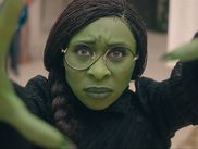 Aux côtés de la star de la pop Ariana Grande, que le monde entier découvre en tant qu’actrice, une autre star de Broadway lui donne la réplique : Cynthia Erivo, qui livre une Elphaba de légende.