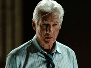 L’iconique acteur américain est à l’affiche du remake du BUREAU DES LÉGENDES, une série qui marque ses premiers pas sur le petit écran mais aussi son retour dans l’univers de l’espionnage.