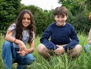 Tremblement de terre à Poudlard : HBO vient de révéler le nom des trois principaux acteurs.trices pour sa série HARRY POTTER. Une sélection marathon puisque des dizaines de milliers d'enfants ont été auditionnés.