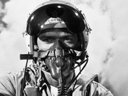 Sept décennies après ses débuts à l'écran, Clint Eastwood continue d’enchaîner les tournages avec une régularité impressionnante. Acteur mythique et réalisateur respecté, il s’est imposé comme une figure emblématique du cinéma américain par sa rigueur artistique et son exigence constante. Alors qu'il fête ses 95 ans ce 31 mai, son dernier film JURÉ N°2 est disponible sur CANAL+.