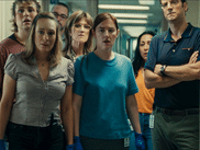 En racontant le quotidien d’un institut psychiatrique, la série de Florence Longpré poursuit la tradition des séries médicales à succès en la faisant évoluer. Fini la violence spectaculaire  des urgences, vive la compréhension des problèmes psy des patients.