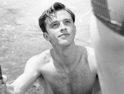 Après un beau succès au cinéma, le film L'ÉTRANGER de François Ozon est disponible sur CANAL+. Une relecture d'Albert Camus ambitieuse portée par Benjamin Voisin et Rebecca Marder à rattraper de toute urgence.