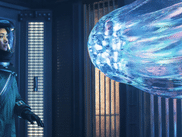 Pour sa troisième saison qui arrive sur Apple TV+ le 22 août, la série INVASION repart sur de nouvelles bases. Oui le vaisseau-mère des aliens s’est écrasé mais non, ils ne sont pas partis pour autant.