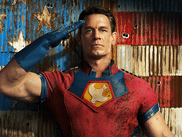 Après le triomphe de son film SUPERMAN, le réalisateur James Gunn montre l’autre facette de son univers. Une série HBO Max où les super-héros sont trash, cyniques et sexy. Sur CANAL+ à partir du 22 août.