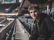 À l’issue d’un parcours quasiment sans faute, c’est Tristan qui s’est imposé dans la saison 2 d’AU MICRO, permettant ainsi au service des sports de CANAL+ de découvrir une nouvelle pépite du commentaire footballistique. Portrait de cette jeune recrue qui a le verbe facile.