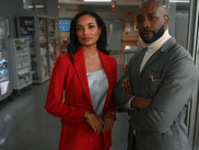 Il fallait oser. PARAMOUNT+ ressuscite à nouveau l’univers du détective anglais en plaçant au centre de l’histoire le Dr Watson. Désormais à la tête d’une clinique pour cas désespérés, il doit affronter son ennemi de toujours, Moriarty.