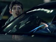 À la veille de la saison 5, SLOW HORSES laisse derrière elle une saison 4 riche en trahisons, perte et chocs identitaires. Voici ce qu’il faut absolument retenir — et ce que ça promet pour la suite.