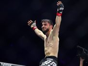 L’Ares 35 prévoit une carte immense avec un total de douze combats au Zénith de Strasbourg, le 18 octobre prochain. En tête d’affiche, le duel Baki – Zebo sera au cœur de toutes les attentions. Cependant, la carte principale présente elle aussi de belles affiches. La Main Card sera à suivre à partir de 21h30 sur CANAL+ Sport 360, puis sur CANAL+ pour le Main Event à partir de 23h15.