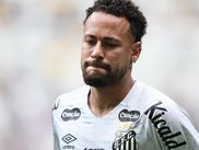 De retour au Brésil dans son club de Santos, Neymar peine à retrouver son niveau et n’a toujours pas réintégré l’équipe nationale à quelques mois de la Coupe du Monde. Néanmoins, l’ancienne star du FC Barcelone et du PSG peut compter sur le soutien sans faille de la légende Ronaldo.