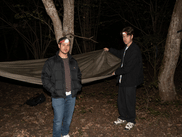 Dans leur toute première série télévisée, les Youtubeurs nous racontent leur tour du monde insolite, mais nous donnent surtout à voir les coulisses d’une amitié très solide, qui dure depuis plus de dix ans.