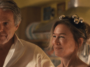 Après avoir boudé BRIDGET JONES BABY en 2016, Hugh Grant renoue avec son personnage de séducteur dans BRIDGET JONES : FOLLE DE LUI, disponible sur CANAL+. L’acteur a exigé des changements de script et une évolution de Daniel Cleaver pour accepter de participer à ce quatrième opus. On vous explique.