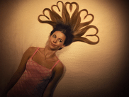 Le Festival de La Rochelle a dévoilé son palmarès samedi soir, révélant une programmation qui bouscule les codes traditionnels de la fiction française. Entre innovations narratives et paris créatifs audacieux, trois récompenses illustrent particulièrement les transformations profondes en cours dans l'audiovisuel hexagonal et francophone.