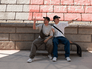 Amateurs de blagues et d’analyses culturelles, les deux amis vidéastes se sont lancés dans un projet inédit : réaliser une série sur leurs aventures.