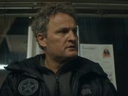 Entre chasse à l’homme et enjeux géopolitiques, la nouvelle série d’Apple TV+ promet plus qu’une simple course-poursuite : une lutte où les urgences morales pourraient peser autant que les balles.