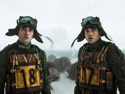 Six ans après PARASITE, Bong Joon Ho a signé son grand retour en dirigeant Robert Pattinson dans MICKEY 17, déjà disponible sur l’app CANAL+. L’occasion rêvée de replonger dans la filmographie du réalisateur sud-coréen, considéré par beaucoup comme le maître du suspense et de l’humour noir. Voici notre classement de ses meilleurs films (même si c’était vraiment difficile de trancher) :