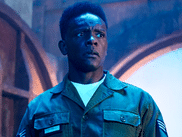 L’épisode 2 de la série ÇA : BIENVENUE À DERRY est déjà disponible sur HBO Max avec CANAL+. Alors que la menace continue de déferler sur la petite bourgade du Maine, un nouveau personnage fait son apparition. Et il est bien connu des fans de Stephen King !