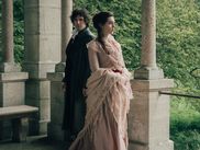 La sortie de MERTEUIL sur HBO Max remet en lumière le plaisir intact des grandes fresques historiques. Intrigues de cour, ambitions politiques, passions contrariées et costumes somptueux : ces séries nous plongent dans des mondes fascinants où le pouvoir se joue autant dans les salons que dans les batailles. Voici une sélection de dix séries incontournables pour prolonger le voyage.