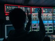 La saison 2 de LOUPS GAROUS vient de démarrer sur CANAL+ et on a vu qu'au sein du village de Thiercelieux, les stratégies vont bon train dès le début. Est-ce que cela sera suffisant ? Voici nos meilleurs conseils pour gagner.