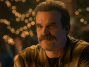 Alors que STRANGER THINGS (disponible sur Netflix avec CANAL+) s’est achevée ce jeudi 1ᵉʳ janvier 2026, un clin d’œil bien caché dans le final a fait plaisir aux fans. Mais, vous l’avez peut-être loupé. On vous explique tout. ATTENTION ! Cet article contient des SPOILERS.