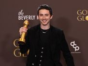 Après cinq nominations, il l’a enfin décroché grâce à MARTY SUPREME. Comme Leonardo DiCaprio avant lui, Timothée Chalamet en rêvait de ce Golden Globe, souvent annonciateur d’un Oscar. Ce long-métrage, centré sur l’ascension fulgurante d’un jeune homme débordant d’ambition vers la gloire dans le monde du ping-pong, fait aussi écho au propre parcours de Timothée Chalamet, tout juste âgé de 30 ans.