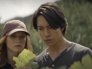 Adaptée du manga japonais à succès de Tadashi Agi et Shu Okimoto, LES GOUTTES DE DIEU franchit un nouveau cap avec sa saison 2. Si le manga, publié depuis 2004, a d’abord captivé les amateurs de vin avec ses énigmes œnologiques et ses rivalités familiales, la série transforme cette base en un thriller mondial. Huit nouveaux épisodes sont à découvrir dès le 21 janvier sur Apple TV.