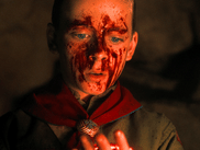 Alors que STRANGER THINGS (disponible sur Netflix avec CANAL+) s’est achevée ce jeudi 1ᵉʳ janvier 2026, il reste une grosse interrogation concernant le passé d’Henry Creel : la vérité sur la pierre qui a permis au Flagelleur Mental de prendre possession de lui. Les frères Duffer se sont confiés sur ce mystérieux objet.