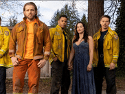 Pour sa saison 4, FIRE COUNTRY diffusée sur PARAMOUNT+ prouve une nouvelle fois qu’elle ne ressemble à aucune autre. Avec un scénario mêlant aventures, récit carcéral et passions amoureuses, la série met littéralement le feu. ATTENTION SPOILERS !