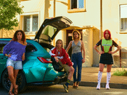 La France sera à l’honneur dans cette nouvelle série Netflix, qui suit le parcours de cinq femmes qui se transforment en braqueuses de banque pour sortir de la misère. On refait le point sur tout ce qu’on sait déjà.