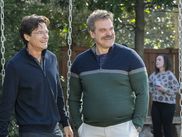 Appli de sexe, triangle amoureux toxique et meurtre au cœur d’une banlieue bien rangée : avec DTF ST. LOUIS, HBO Max signe une mini série qui ressemble à un true crime arraché aux gros titres. Mais derrière ce thriller sulfureux porté par Jason Bateman, David Harbour et Linda Cardellini, la question obsède déjà les spectateurs : cette histoire est elle vraiment arrivée, ou la série joue t elle simplement avec nos peurs très actuelles autour des applis de rencontres ?