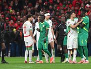 Moins de 24 heures après la finale perdue face au Sénégal, la Fédération royale marocaine de football a annoncé qu’elle allait saisir la Confédération africaine de football (CAF) ainsi que la Fédération internationale de football (FIFA) à la suite des incidents survenus durant la rencontre.