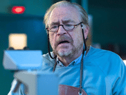 Petite pépite horrifique des années 2010, THE JANE DOE IDENTITY d’André Øvredal est à (re)découvrir sur CINE+OCS. Un huis clos terrifiant se déroulant sur une nuit dans une morgue, avec une mystérieuse jeune femme sur la table d’autopsie.