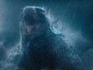 Le premier épisode de la saison 2 de MONARCH : LEGACY OF MONSTERS est enfin arrivé sur Apple TV (disponible avec CANAL+) et dès les premières images le ton est donné : une fuite en hélicoptère avec King Kong en gros plan, en très très gros plan. Il va bien y avoir des monstres et surtout cet épisode voit arriver un nouveau Titan marin bioluminescent surnommé Titan X. Ce géant tentaculaire émerge d'Axis Mundi via Skull Island, terrasse King Kong avant de filer vers l'océan, promettant un combat épique. Découvrez tout sur ce nouveau monstre marin qui change la donne dans le MonsterVerse.