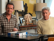 À 82 ans, Harrison Ford a troqué le fouet d’INDIANA JONES contre un cardigan confortable pour incarner un thérapeute bourru dans SHRINKING. De retour le 28 janvier sur Apple TV, la série poursuit son exploration sensible de la santé mentale, portée par un acteur qui n’a jamais été aussi juste et émouvant.