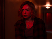 Coincée entre deux mondes, Maddie enquête sur son propre meurtre depuis les couloirs de son lycée. SCHOOL SPIRITS mêle teen drama et réflexion sur la mort avec une efficacité redoutable. La saison 3 arrive sur Paramount+ le 28 janvier. Et cette fois, les rôles sont inversés.