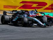 George Russell confirme sa bonne forme et remporte le premier Sprint de la saison. Le Britannique devance les deux Ferrari de Charles Leclerc et Lewis Hamilton. Les deux écuries ont une nouvelle fois animé le début de course.