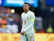 Durant la trêve, les derniers matches qualificatifs à la Coupe du monde 2026 ont été joués. Si la France n'était pas directement concernée par ces rencontres, les Bleus attendaient tout de même de connaitre le nom de leur dernier adversaire du Groupe I. En prime du Sénégal et de la Norvège, l'équipe de France affrontera l'Irak.