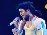 Après des années à repousser la sortie du biopic, MICHAEL va enfin s'installer dans les salles avec en tête d’affiche, nul autre que le neveu de Michael Jackson. D’inconnu du grand public à method acteur, zoom sur Jaafar Jackson.