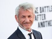 Avec l’Oscar du Meilleur acteur dans un second rôle pour UNE BATAILLE APRÈS L’AUTRE, Sean Penn ajoute une troisième statuette à son palmarès déjà impressionnant. Après MYSTIC RIVER et HARVEY MILK, l’acteur confirme, plus de vingt ans après sa première victoire, qu’il reste l’un des interprètes les plus redoutables de sa génération. Retour sur trois rôles qui ont marqué sa carrière.
