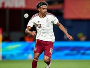 Lamine Yamal est revenu, sur Instagram, sur les tristes évènements survenus en tribune lors d'Espagne-Égypte (0-0) ce mardi au RCDE Stadium de Barcelone. La star de 18 ans a condamné fermement les chants racistes et islamophobes proférés par les supporters de la Roja. De son côté, la police catalane a ouvert une enquête.