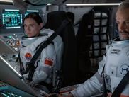 FOR ALL MANKIND, l'une des meilleures séries de SF actuelles, est de retour sur Apple TV (accessible avec CANAL+) pour une cinquième saison inédite, au rythme d'un épisode par semaine à partir du 27 mars 2026. Et puisque trois ans se sont écoulés depuis la fin de la saison 4, on vous fait un bref résumé.