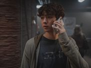 FOR ALL MANKIND a beau être une série de science-fiction, l'une des meilleures d'Apple TV (et disponible avec CANAL+), elle se démarque de la concurrence par sa propension à rester humaine. L'épisode 3 de la saison 5 en est encore un magnifique exemple. Attention, spoilers.
