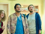 Pas mal, non ? C'est français. Netflix vient de rajouter à son catalogue – accessible également avec CANAL+ – RECALÉ, une série hexagonale dans laquelle l'humoriste Alexandre Kominek joue les faux profs. Et ça vaut le coup d'œil !