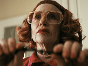 Le film d’horreur ÉVANOUIS de Zach Cregger est disponible sur CANAL+. Découvrez l’explication de fin bien gore du long-métrage, avec Gladys, et les enfants disparus. ATTENTION ! SPOILERS.